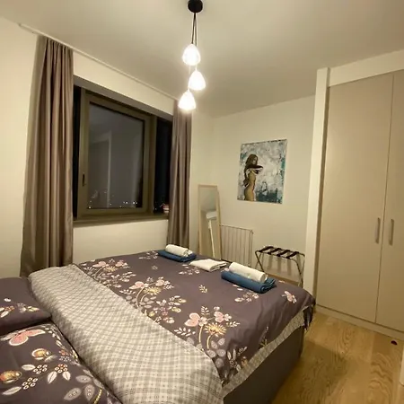 Aurora 21 Apartment