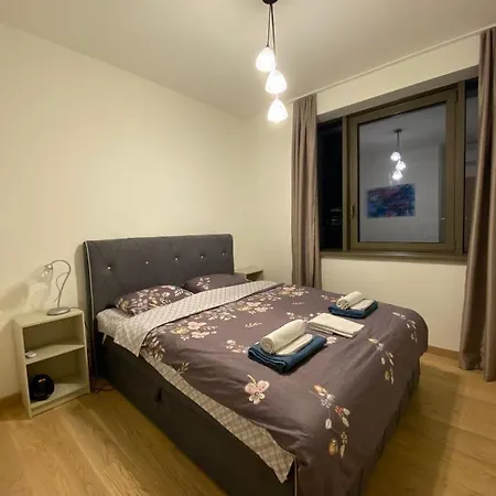 Apartman Aurora 21 *