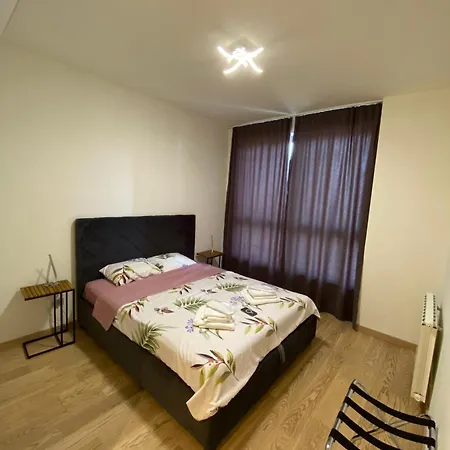Aurora 21 Apartment